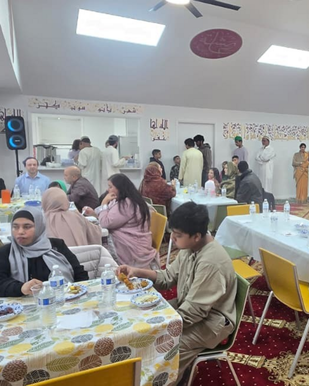 مہوپیک کے شہربانو سوپ کچن میں اجتماعی کھانا