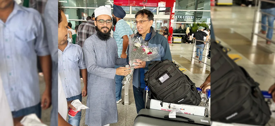 Welcome of dr. M. Mehdi Kazmi Saeedi at Indira Gandhi International Airport, New Delhi, By Maulana Hasan Saeed Safawi